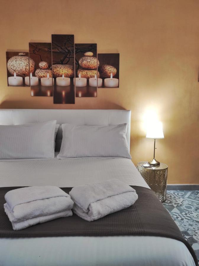B&B Casa Carola Catania Bagian luar foto