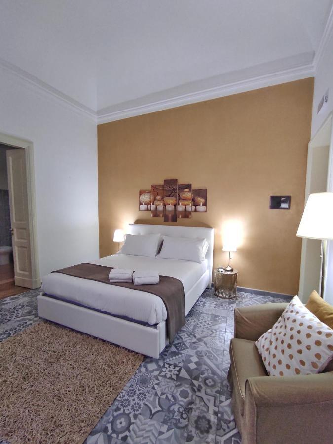 B&B Casa Carola Catania Bagian luar foto