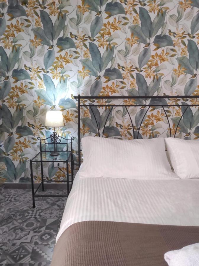 B&B Casa Carola Catania Bagian luar foto