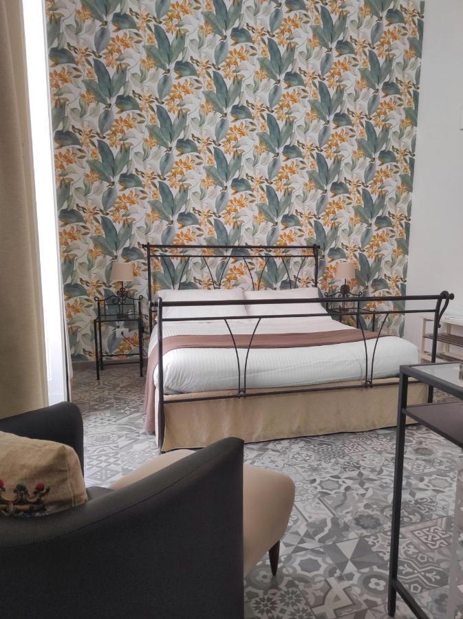 B&B Casa Carola Catania Bagian luar foto