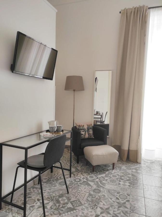 B&B Casa Carola Catania Bagian luar foto