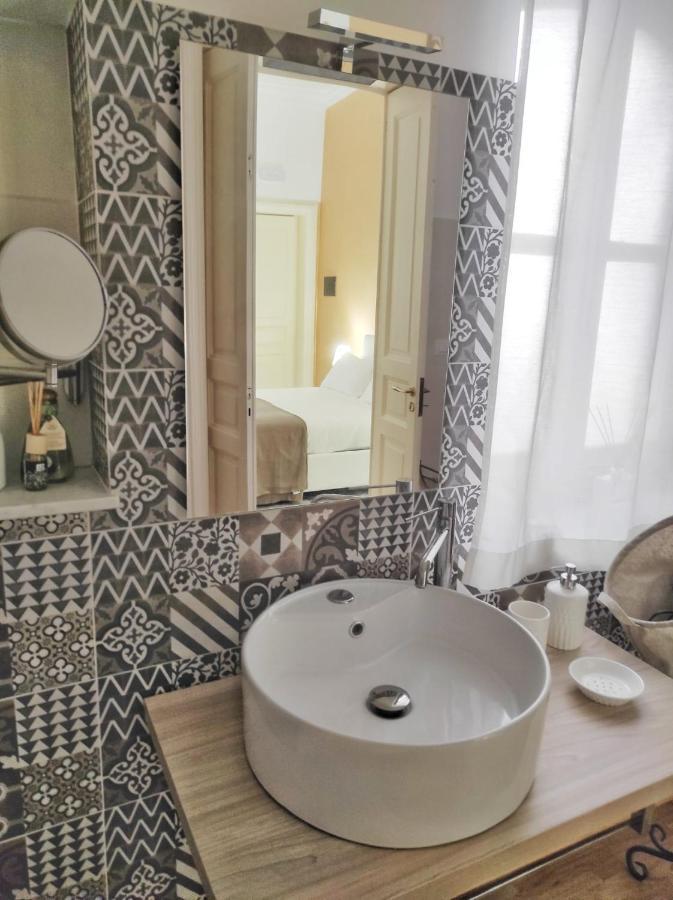 B&B Casa Carola Catania Bagian luar foto